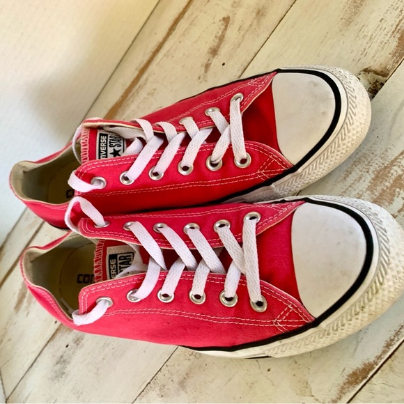 Converse All Star Dark Pink Low-Top Sneakers - Unisex women’s sz 10 men’s 8 EUC - Picture 1 of 13